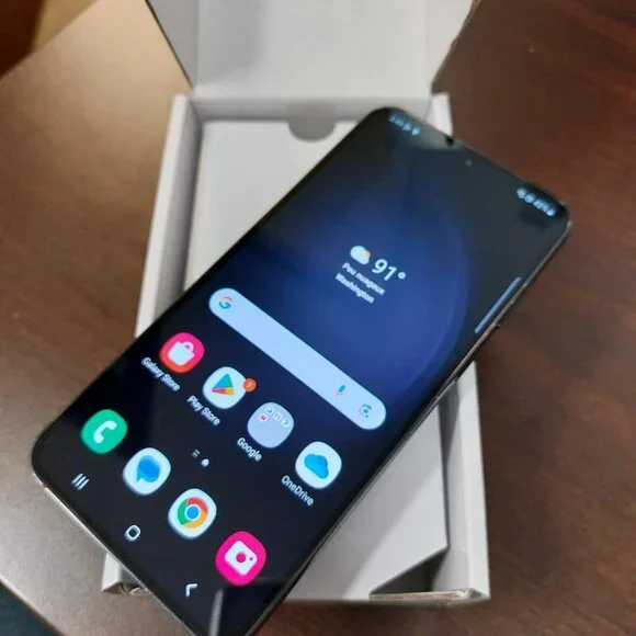 Samsung Galaxy S23 FE 5G 128GB Unlocked. In good condition !!! - Picture 2 of 9